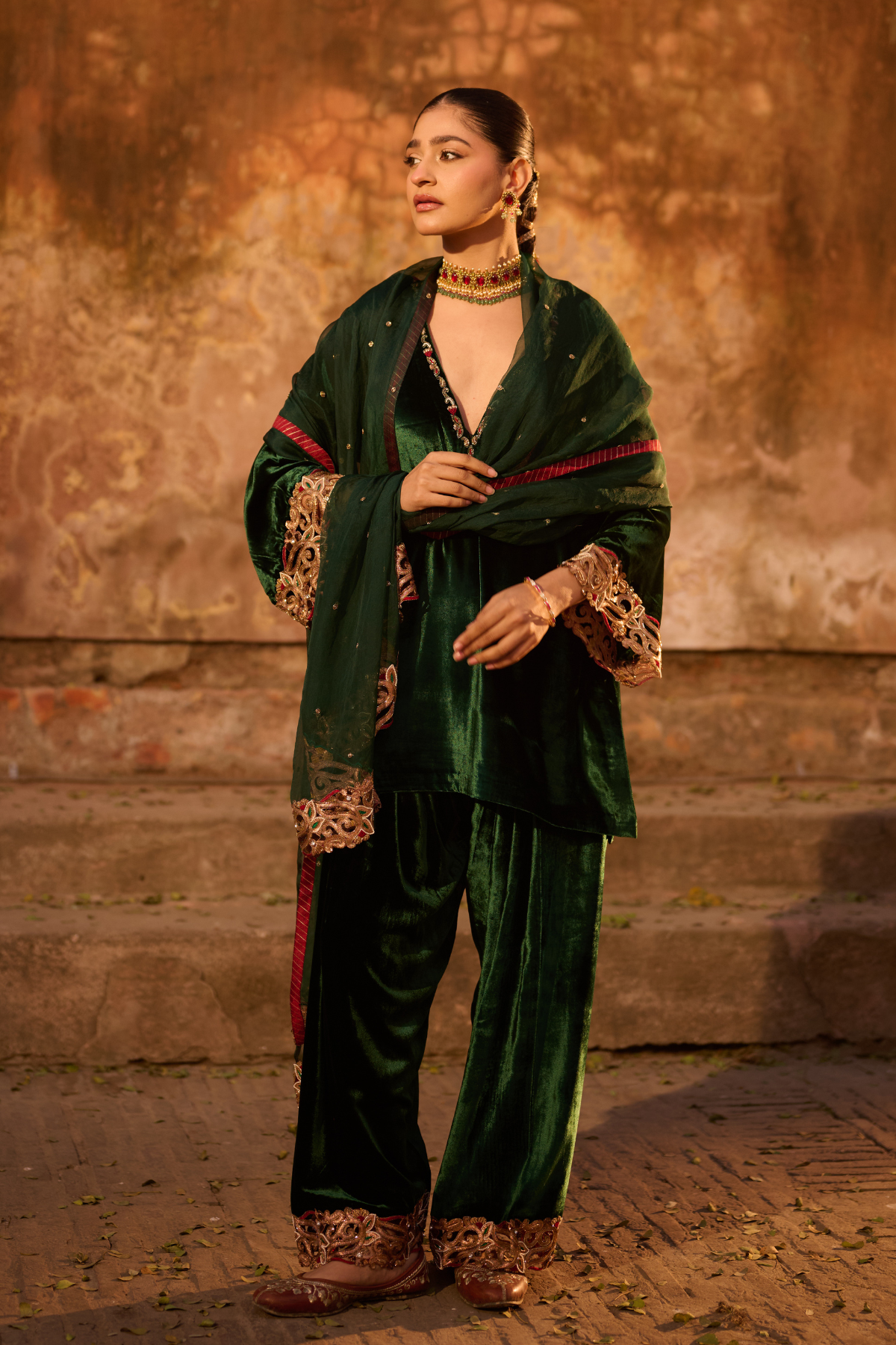 CHOGA WITH FARSHI SHALWAR