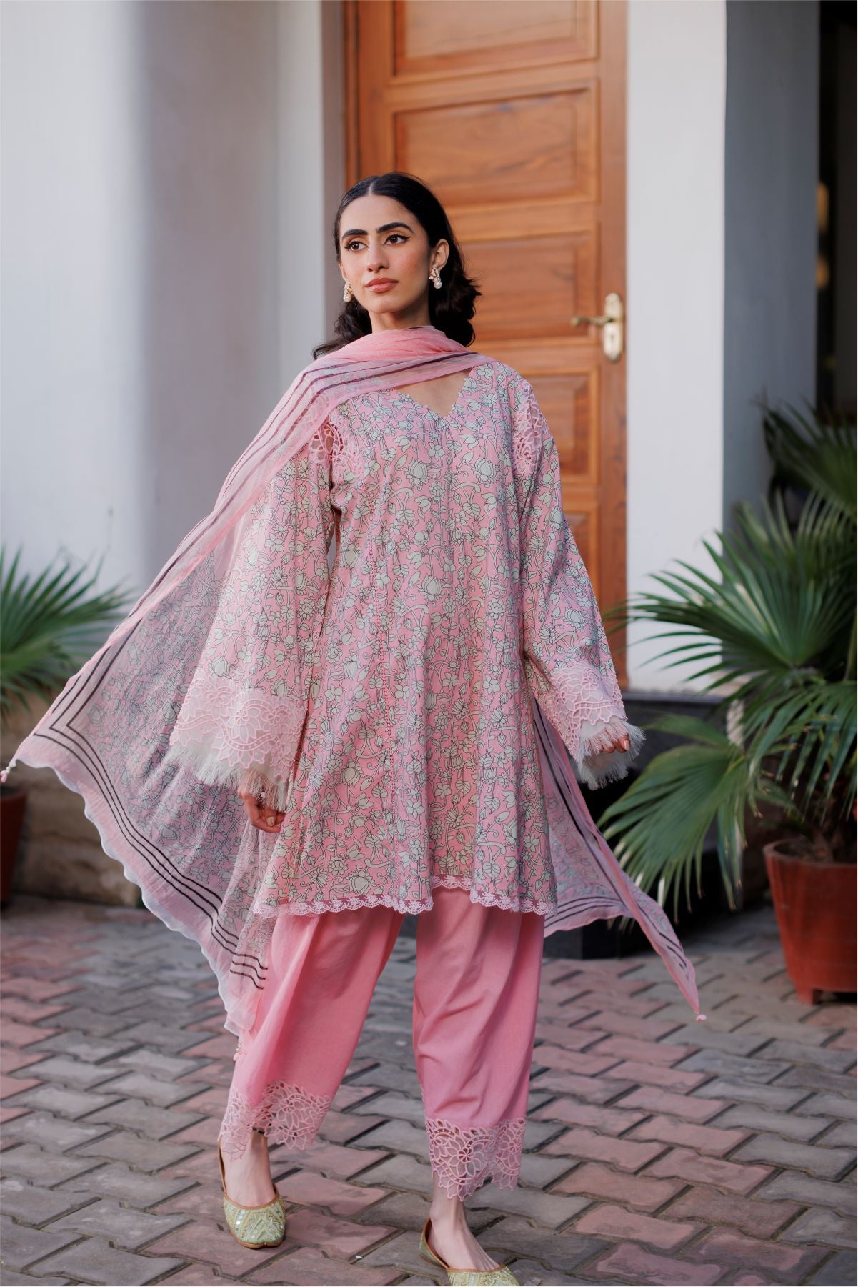 open lace back dress Pink Cutwork Short Kurta with Dupatta